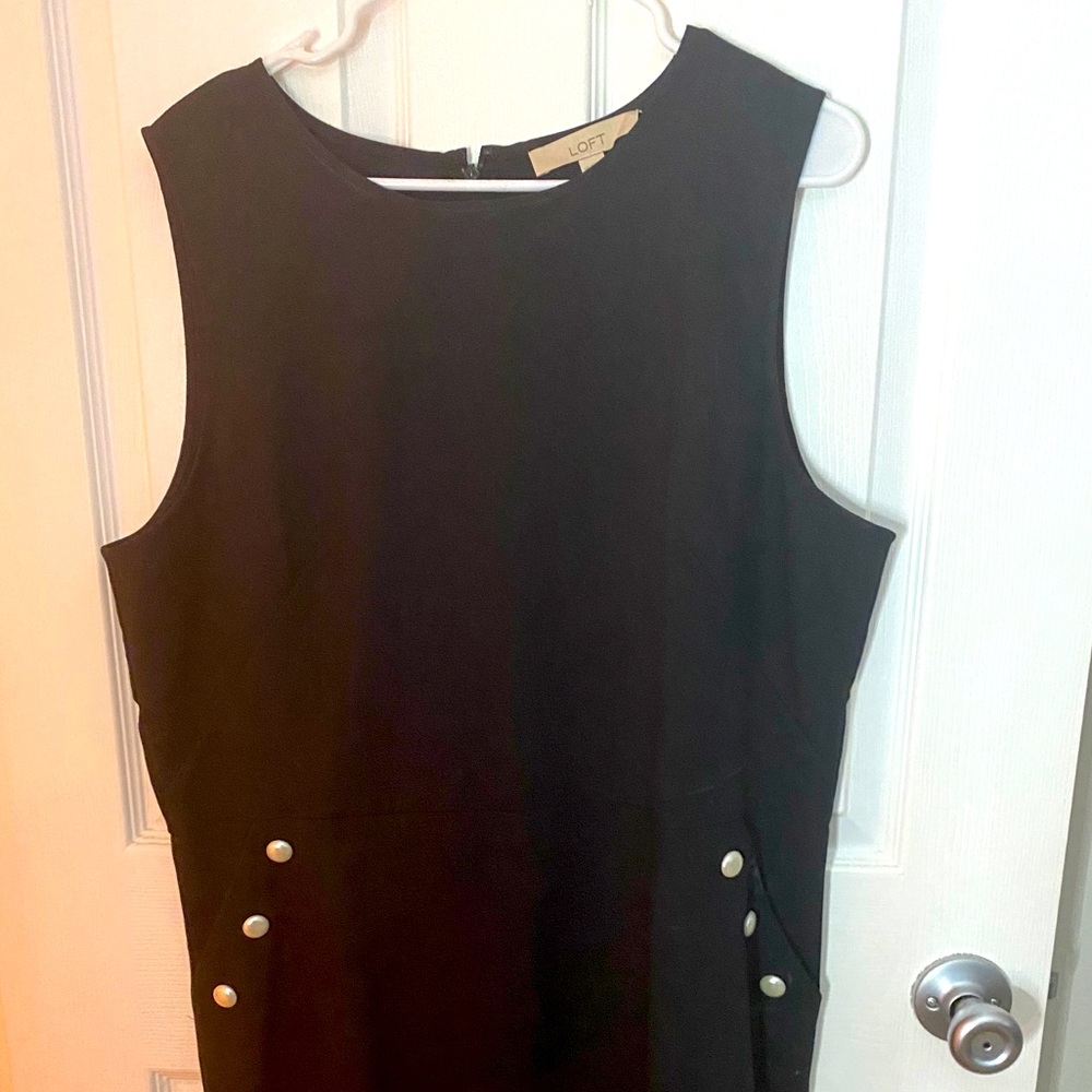 EUC - Beautiful,fitted,black work dress w/buttons